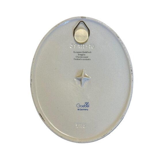 Vintage 1975 Goebel F. Kirchner Handpainted Porcelain Bird Wall Hanger - Picture 2 of 8